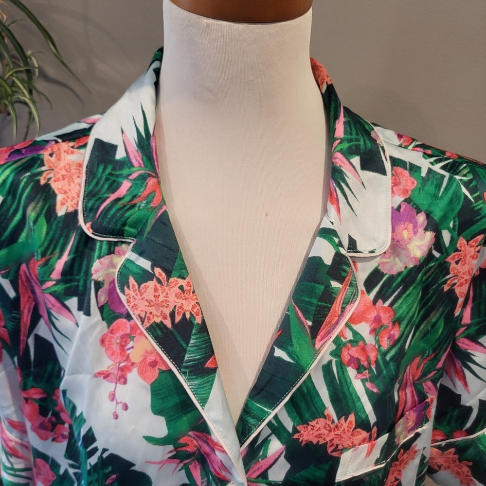 Victoria's Secret Floral Print Pajama Set - Picture 7 of 13